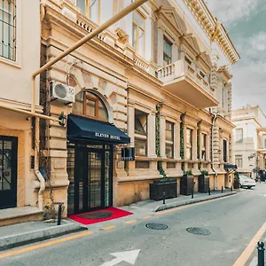 Eleven Hotel