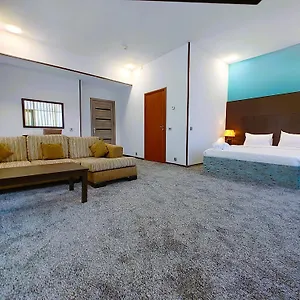 Crossway فندق